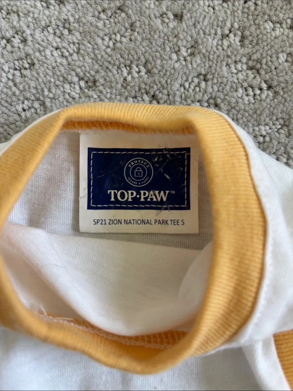 Dog White Zion National Park Tee with Yellow Trim Size Small